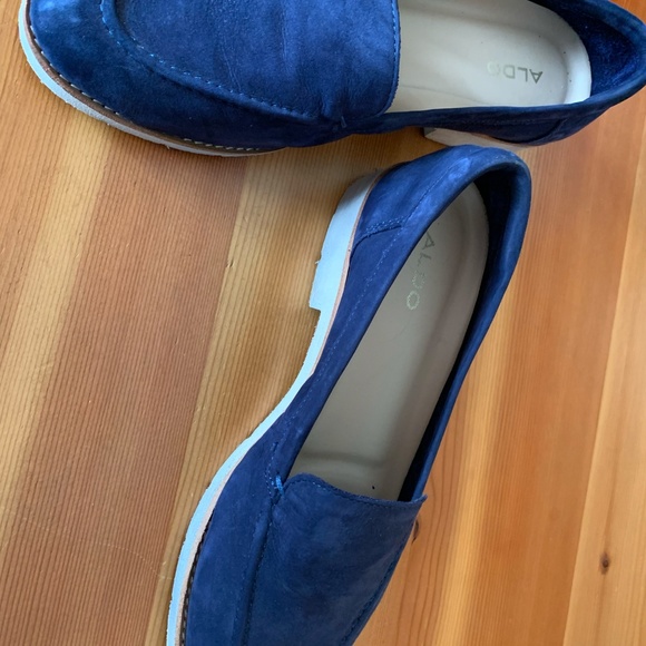 Blue Suede Shoes - Picture 3 of 4